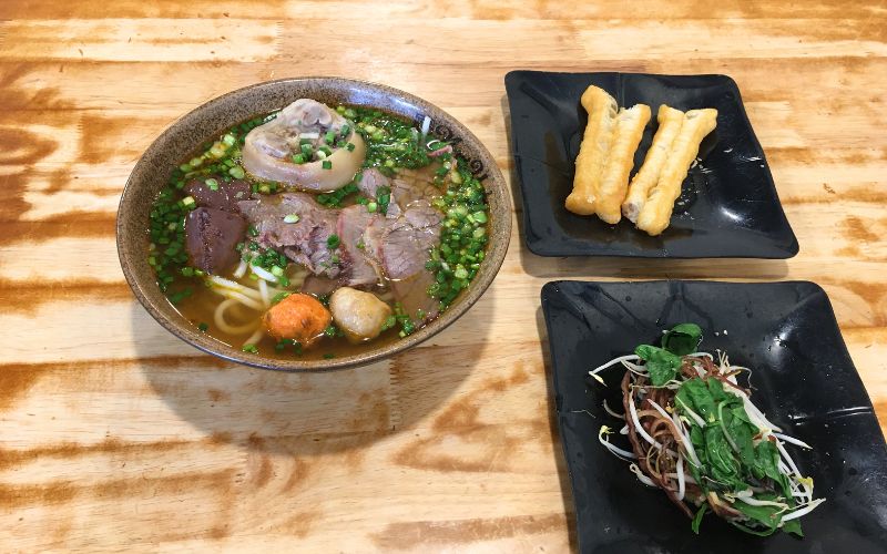 Bún bò Huế Ngự Uyển