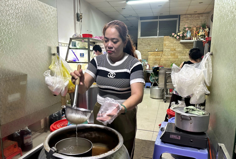 Không gian Bún bò Huế 14B