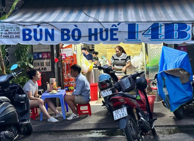Không gian Bún bò Huế 14B quận 4