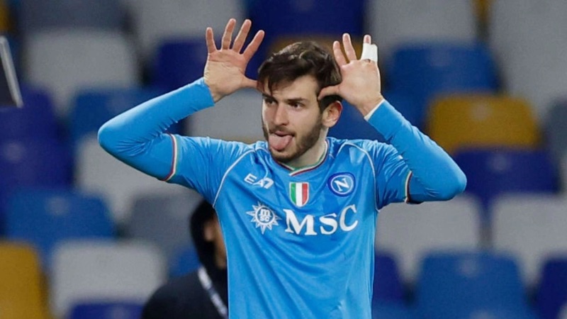 Kvaratskhelia trong màu áo Napoli