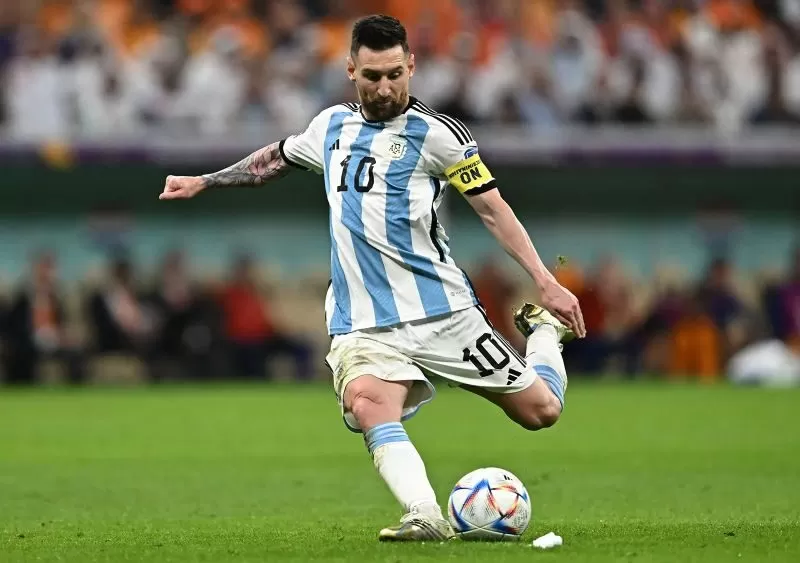 Lionel Messi tiền đạo cánh phải xuất sắc nhất
