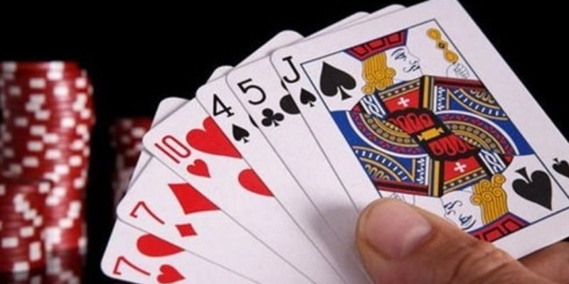 Sâm nghèo là gì? Giải thích chi tiết về bộ bài không có J Q K