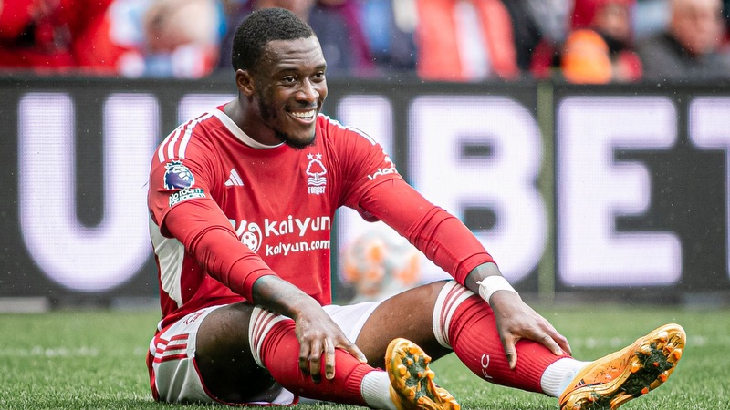 Nhưng giờ đây anh ta cũng phải đến Nottingham để tìm kiếm hy vọng. Cầu thủ Callum Hudson-Odoi - Hy vọng sau thất bại lớn