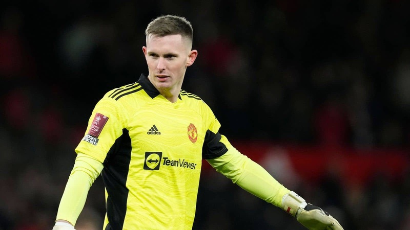 Dean Henderson thời còn khoác áo Manchester United