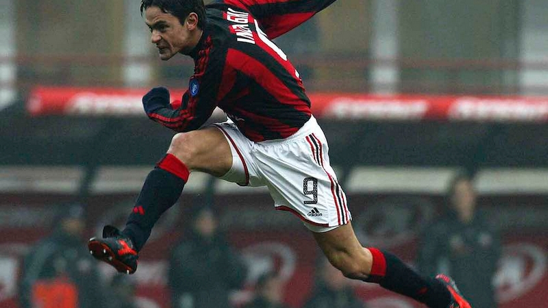 Tiền đạo cắm là một vị trí phổ biến, quen thuộc trong bóng đá Định nghĩa về vị trí tiền đạo cắm trong sơ đồ chiến thuật