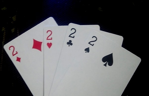 Tứ Quý Có Chặt Được 4 Đôi Thông Không? Phân Tích Luật Tiến Lên Miền Nam  Chuẩn