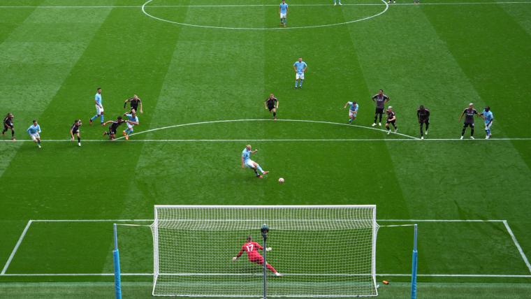 Vòng Cấm Địa Là Gì Trong Bóng Đá? Luật Thực Hiện Đá Phạt