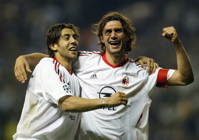 Tiểu sử Paolo Maldini 4 Tiểu sử Paolo Maldini - Cầu thủ huyền thoại và di sản bóng đá