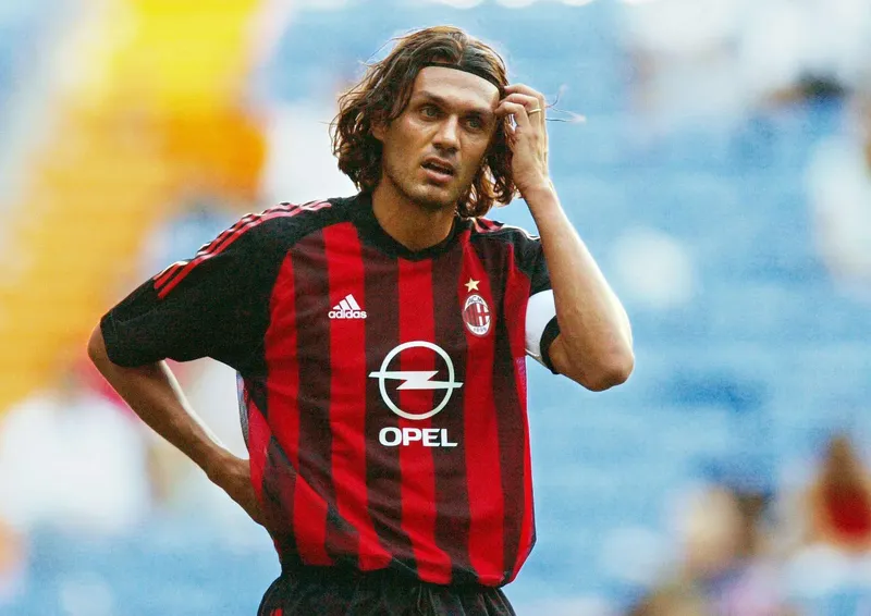 Tiểu sử Paolo Maldini 9 Tiểu sử Paolo Maldini - Cầu thủ huyền thoại và di sản bóng đá