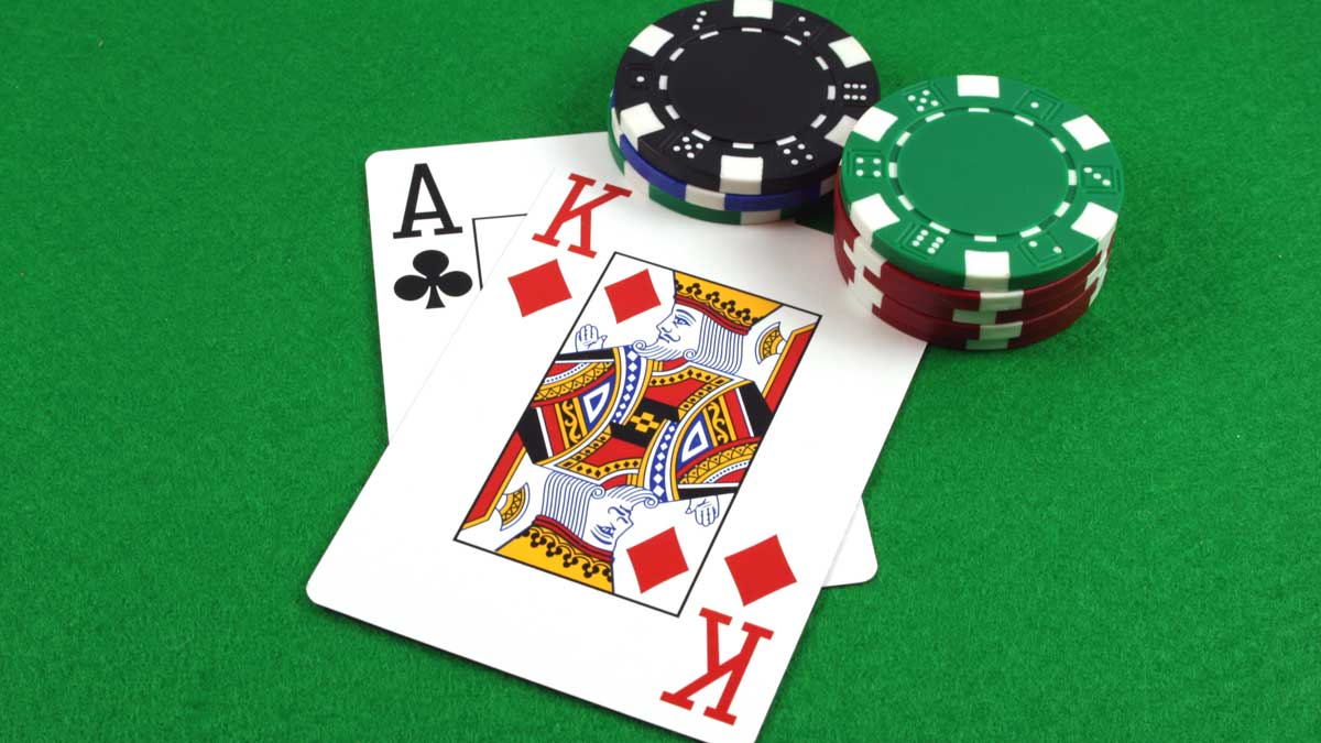 Top 10 tay bài khởi đầu tốt nhất trong Texas Hold'em | Natural8